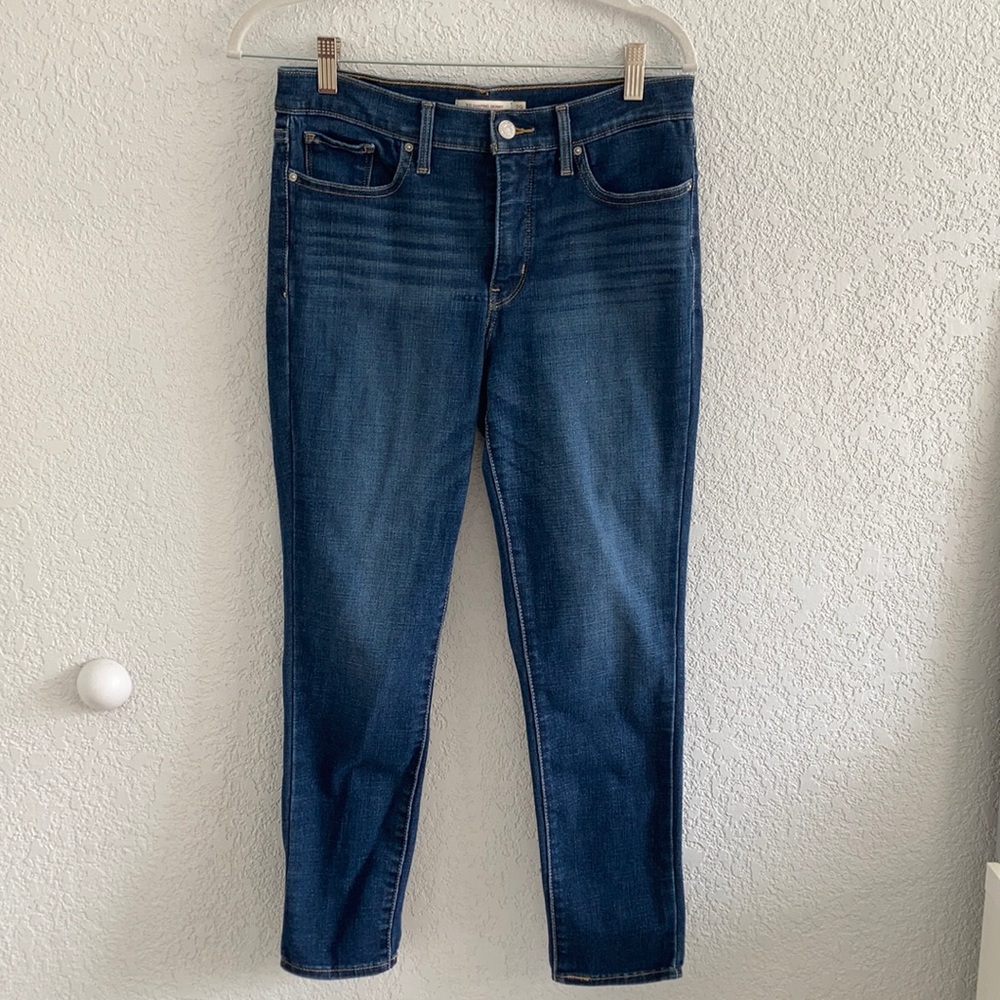Levis Shaping Skinny Jeans